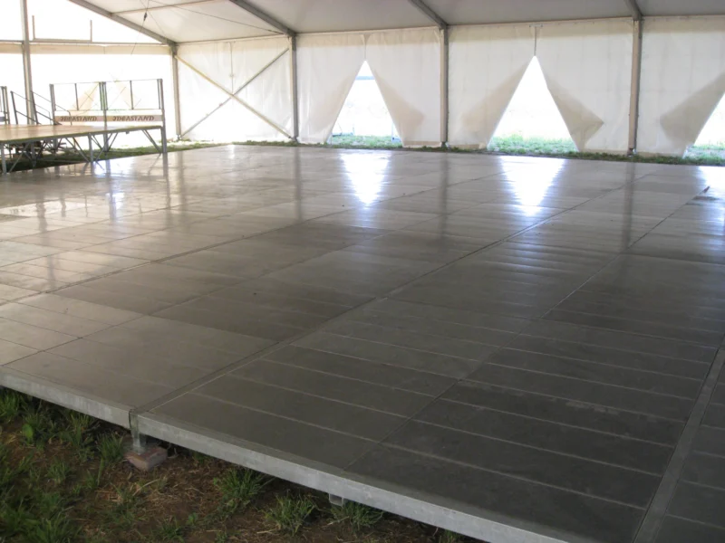 Noleggio pedane e piste da ballo per sagre - IDEAstand