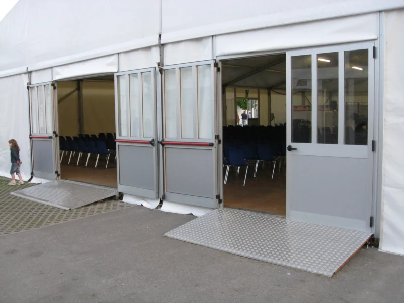 Noleggio porte e rampe per tensostrutture - IDEAstand