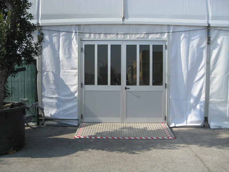 Noleggio porte per tensostrutture - IDEAstand