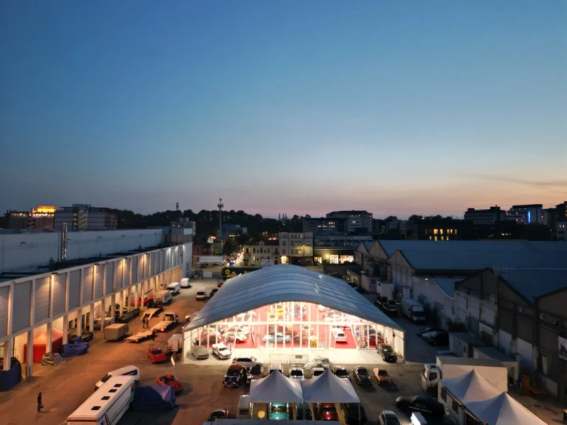 Tendostrutture curve per eventi fieristici - IDEAstand